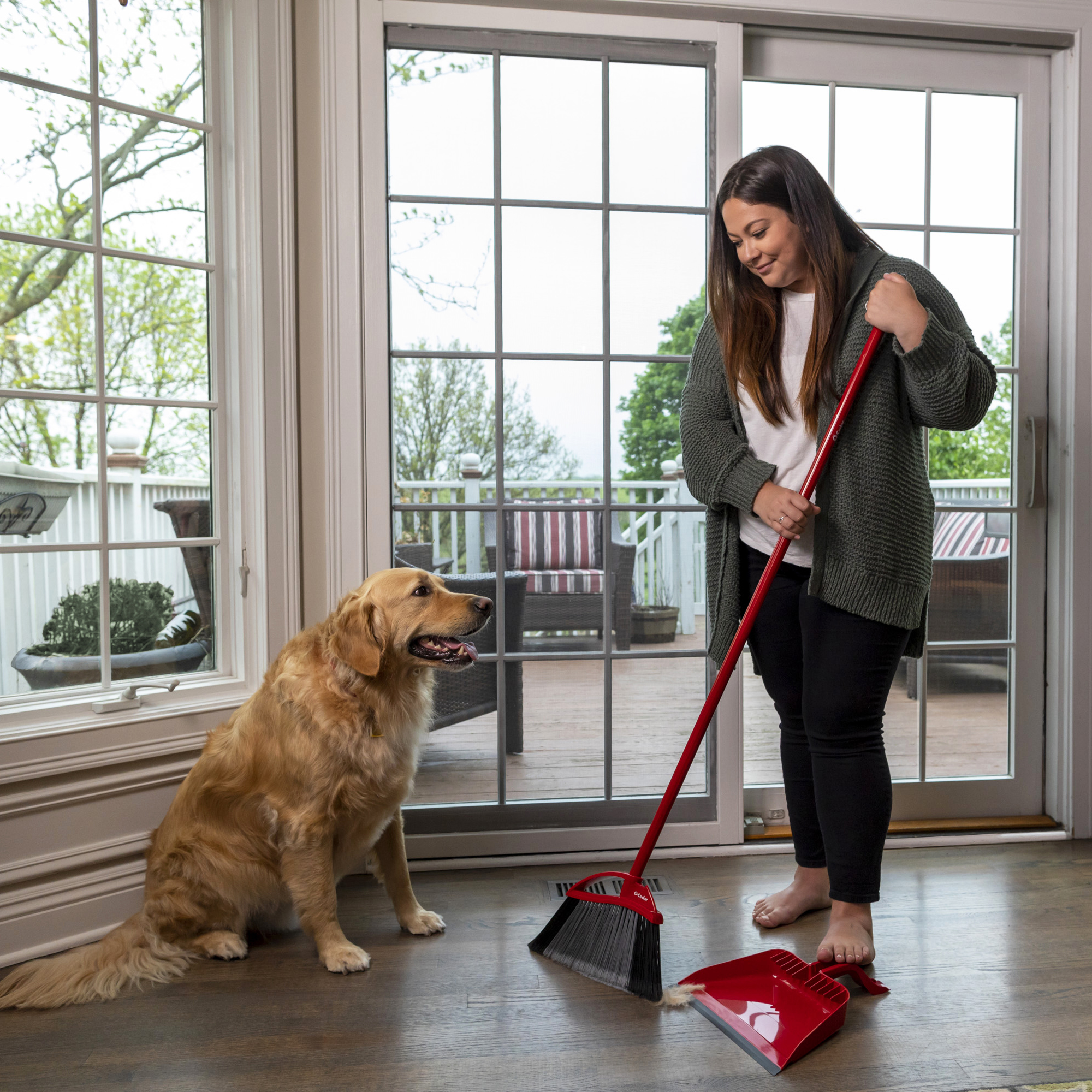 3 Best Brooms For Sweeping Up Pet Hair (7 Tested On Dogs!) - Dog Lab